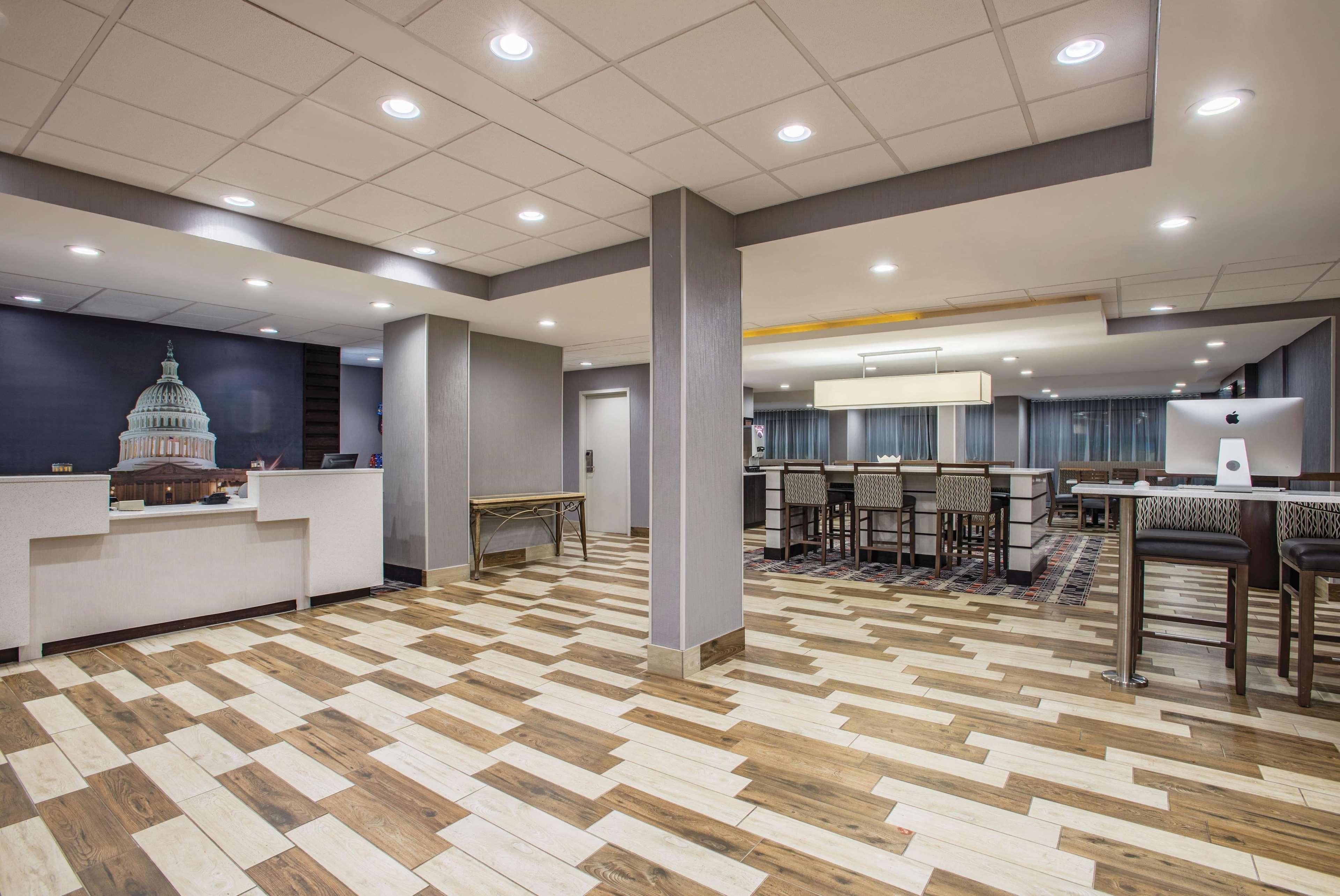 La Quinta Inn & Suites By Wyndham Dc Metro Capital Beltway Capitol Heights Exterior foto
