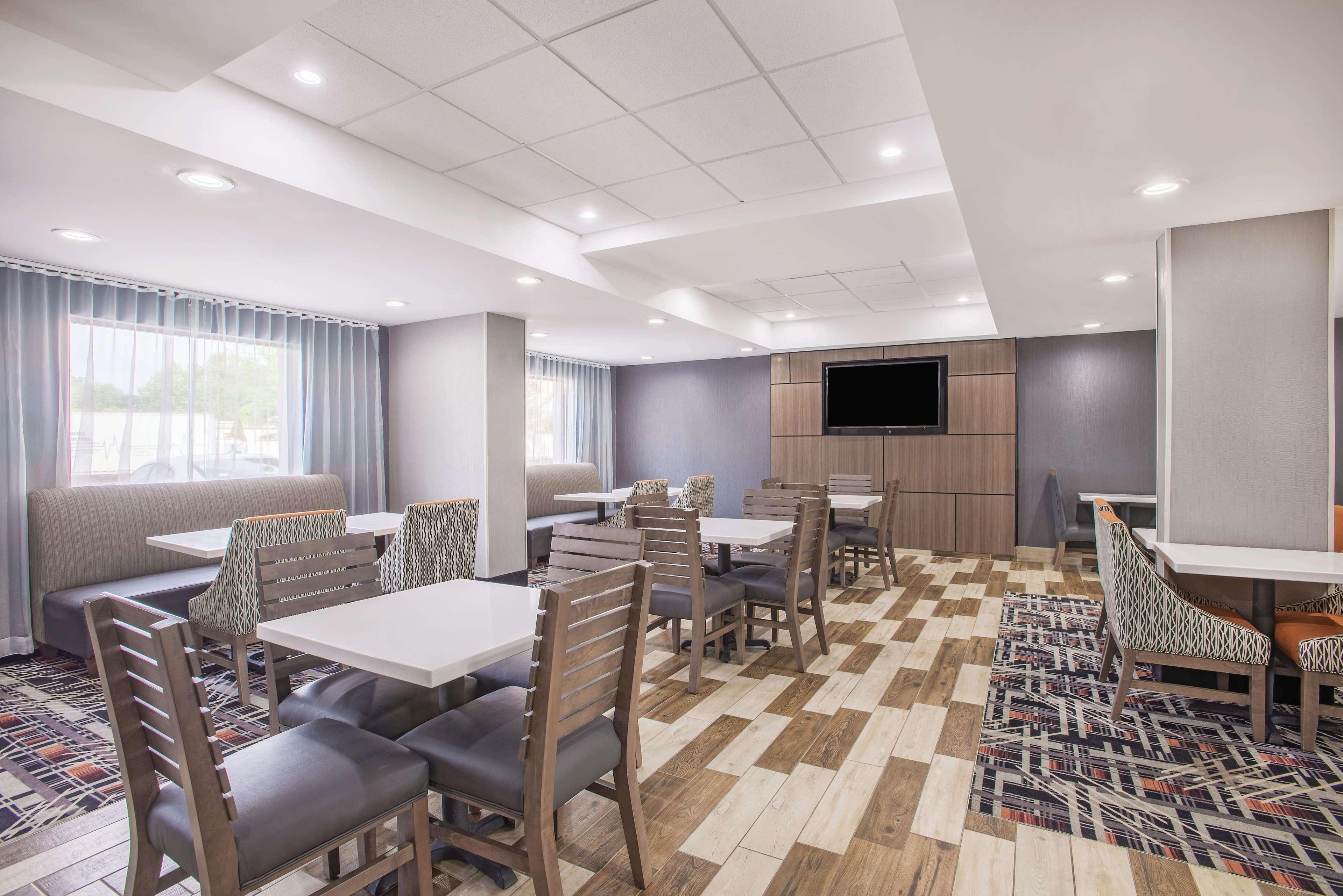 La Quinta Inn & Suites By Wyndham Dc Metro Capital Beltway Capitol Heights Exterior foto