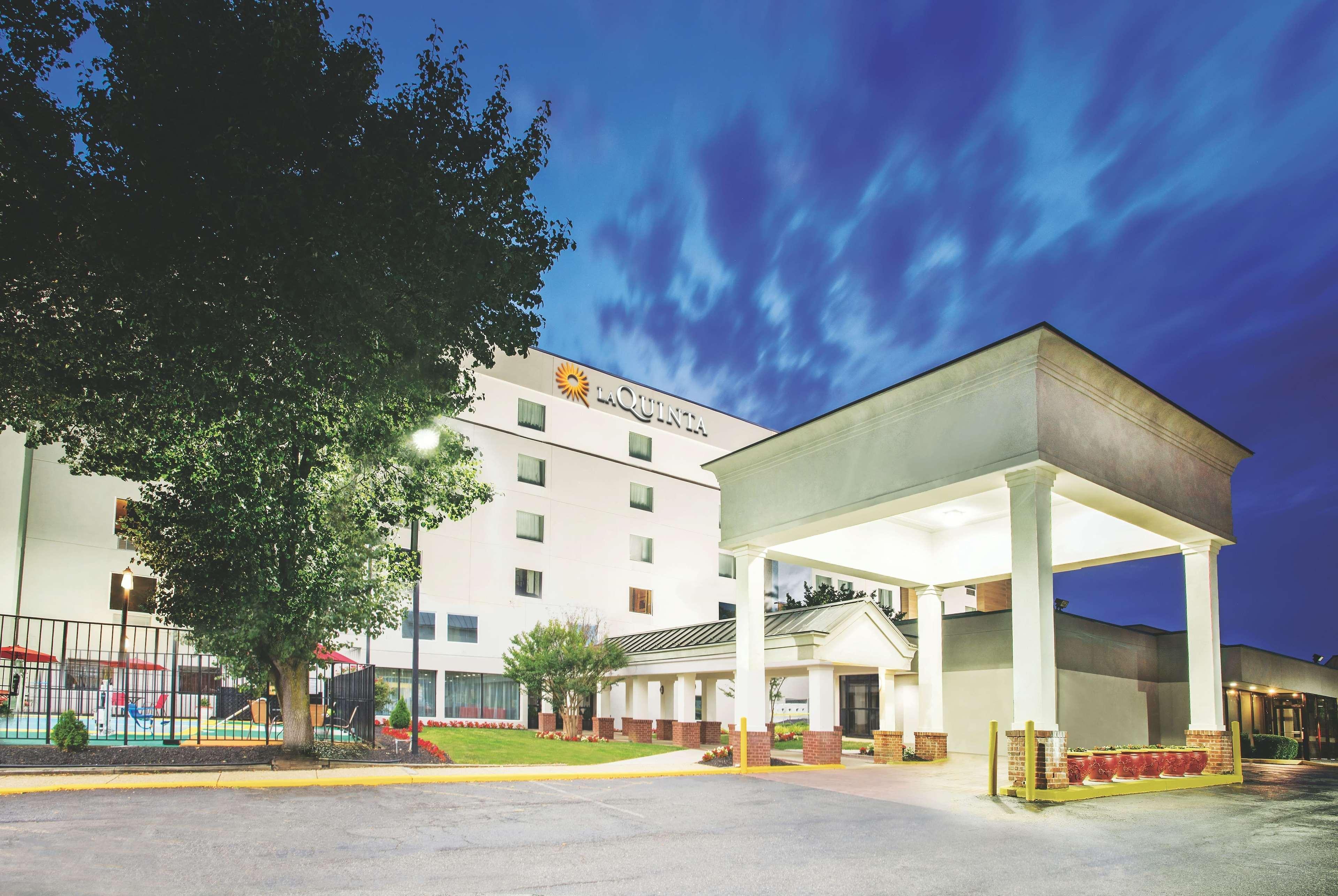 La Quinta Inn & Suites By Wyndham Dc Metro Capital Beltway Capitol Heights Exterior foto