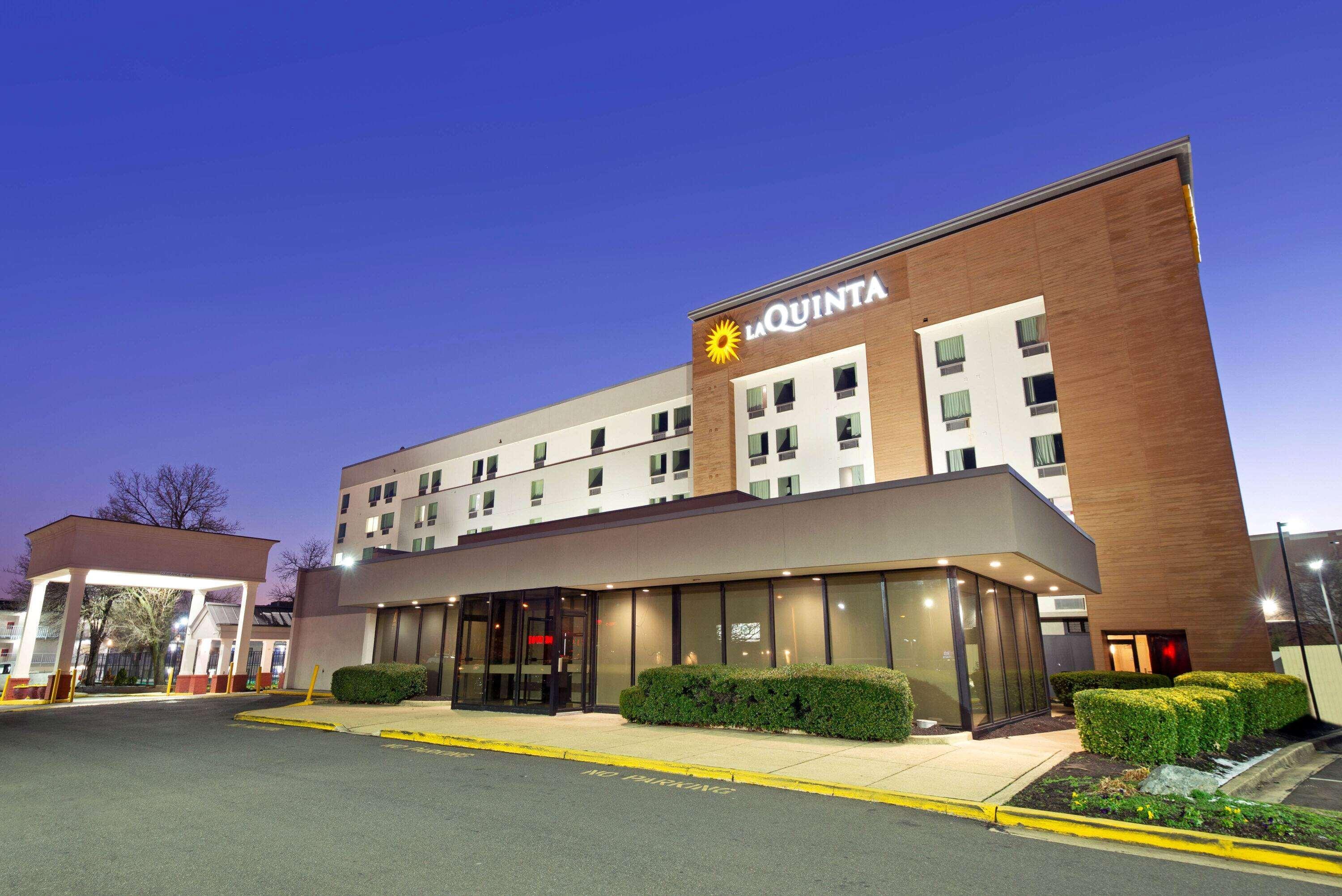 La Quinta Inn & Suites By Wyndham Dc Metro Capital Beltway Capitol Heights Exterior foto