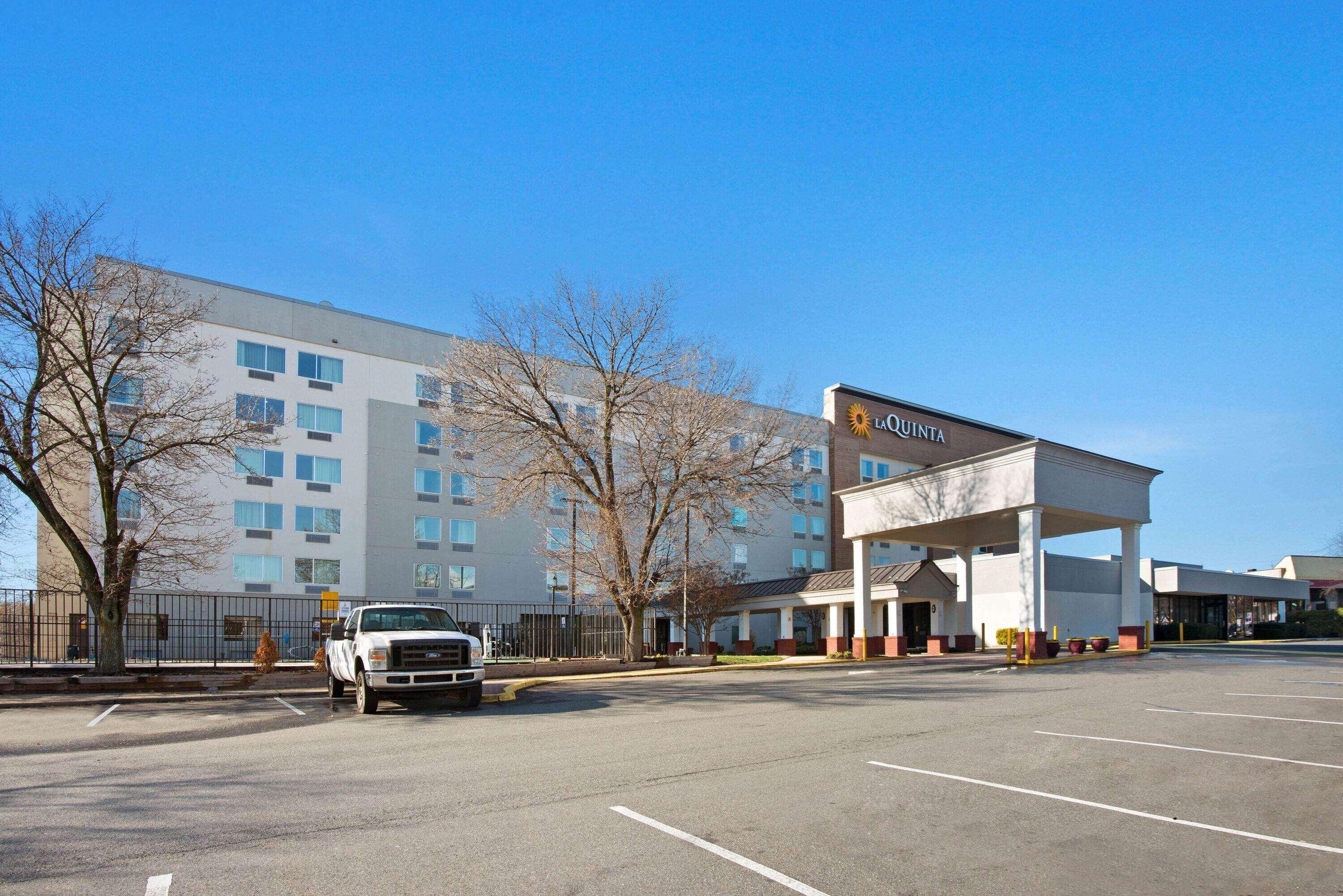 La Quinta Inn & Suites By Wyndham Dc Metro Capital Beltway Capitol Heights Exterior foto