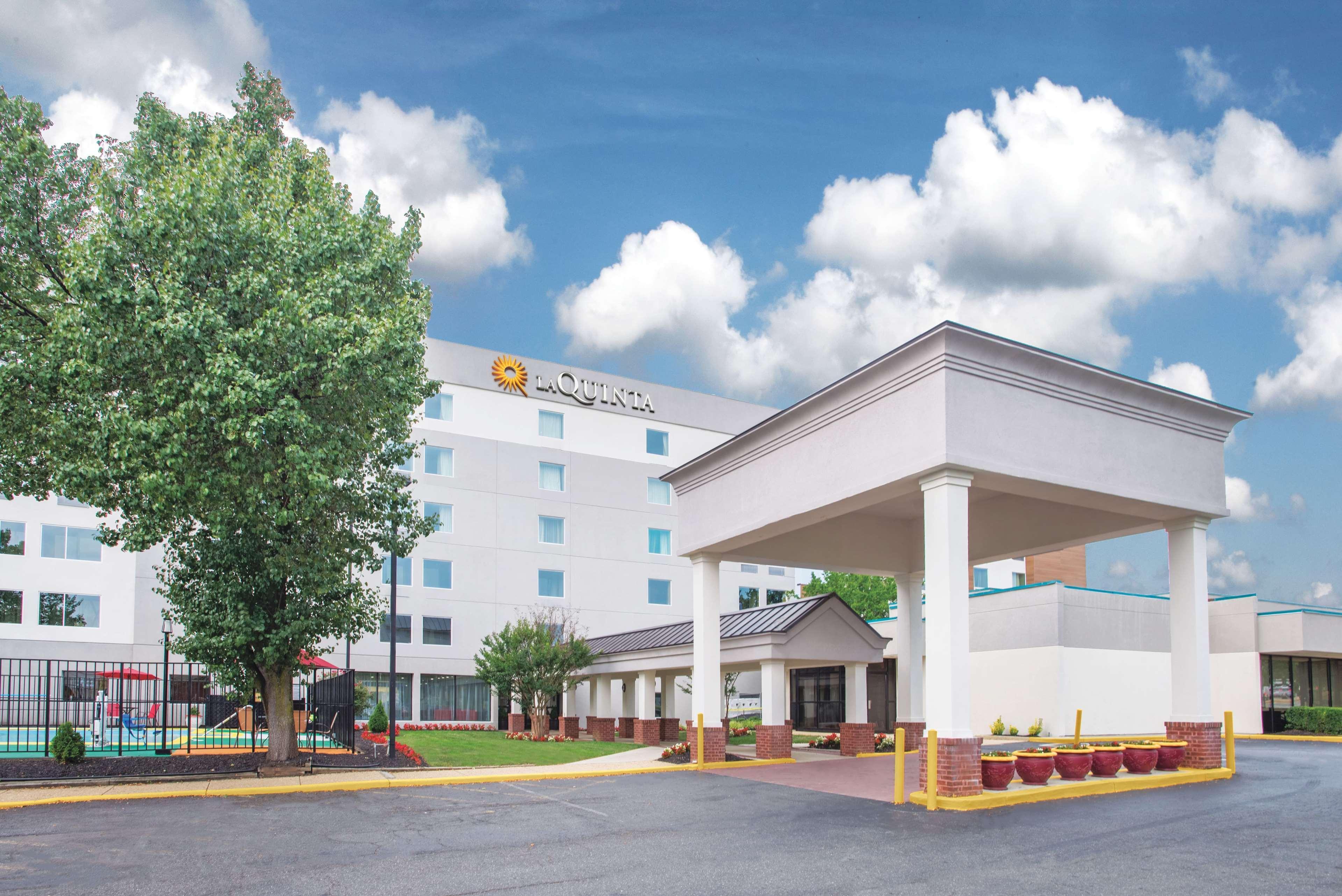 La Quinta Inn & Suites By Wyndham Dc Metro Capital Beltway Capitol Heights Exterior foto