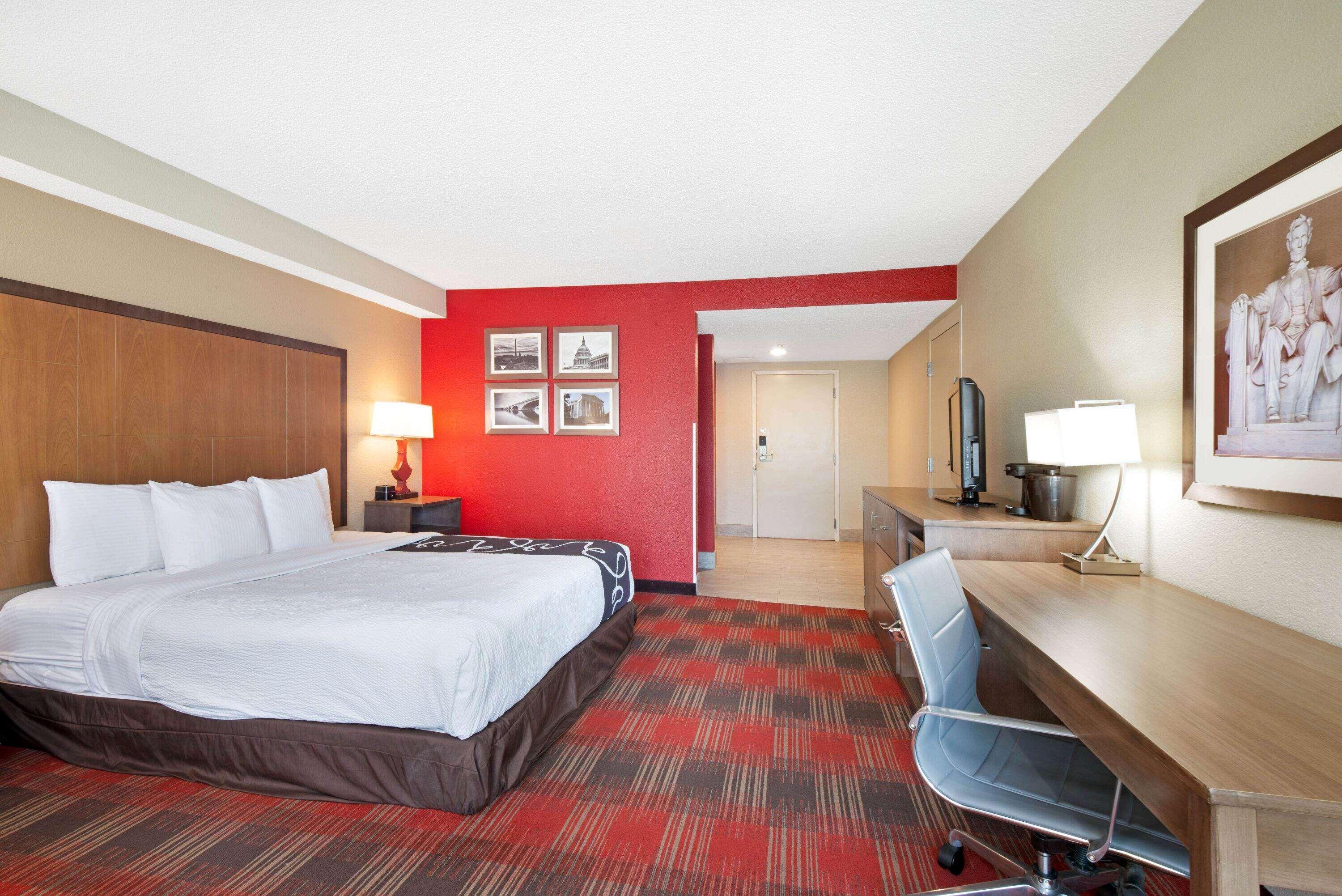 La Quinta Inn & Suites By Wyndham Dc Metro Capital Beltway Capitol Heights Exterior foto