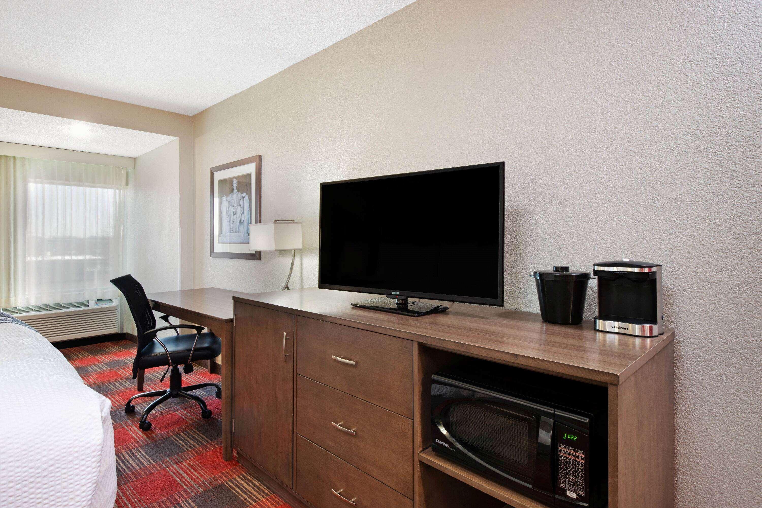La Quinta Inn & Suites By Wyndham Dc Metro Capital Beltway Capitol Heights Exterior foto
