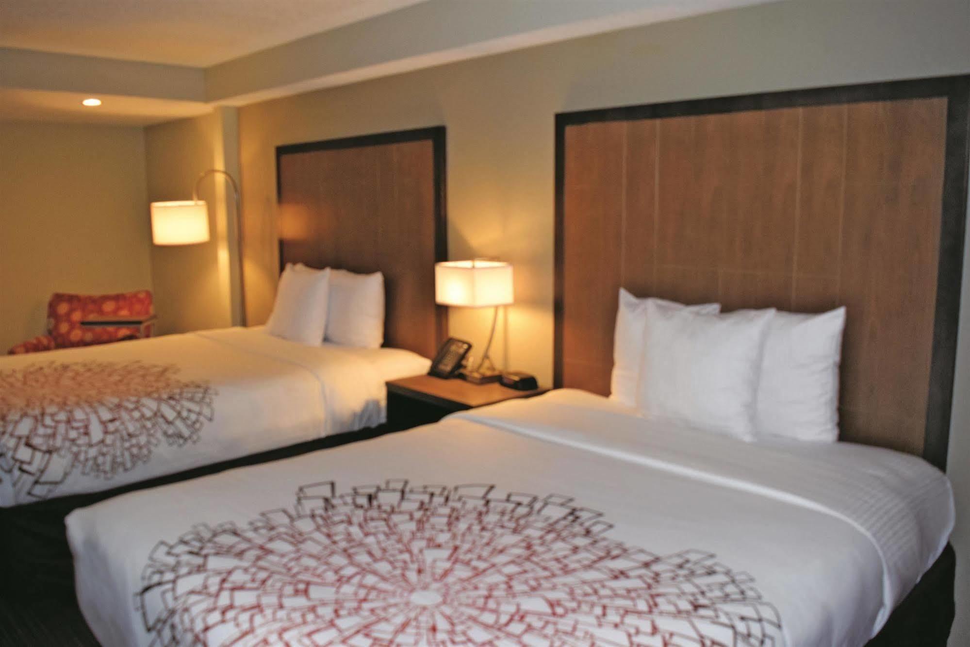 La Quinta Inn & Suites By Wyndham Dc Metro Capital Beltway Capitol Heights Exterior foto
